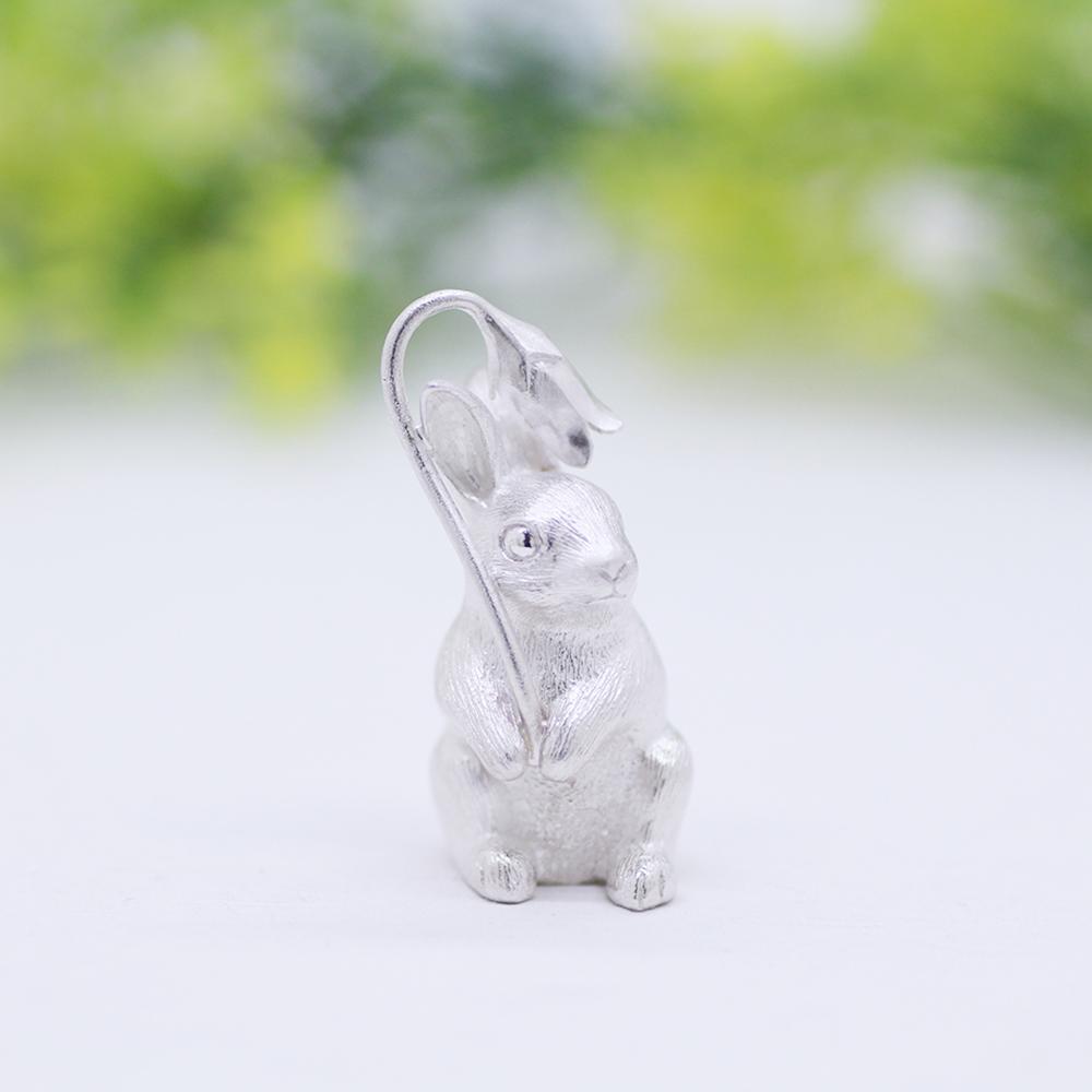 花と兎のシルバーペンダント