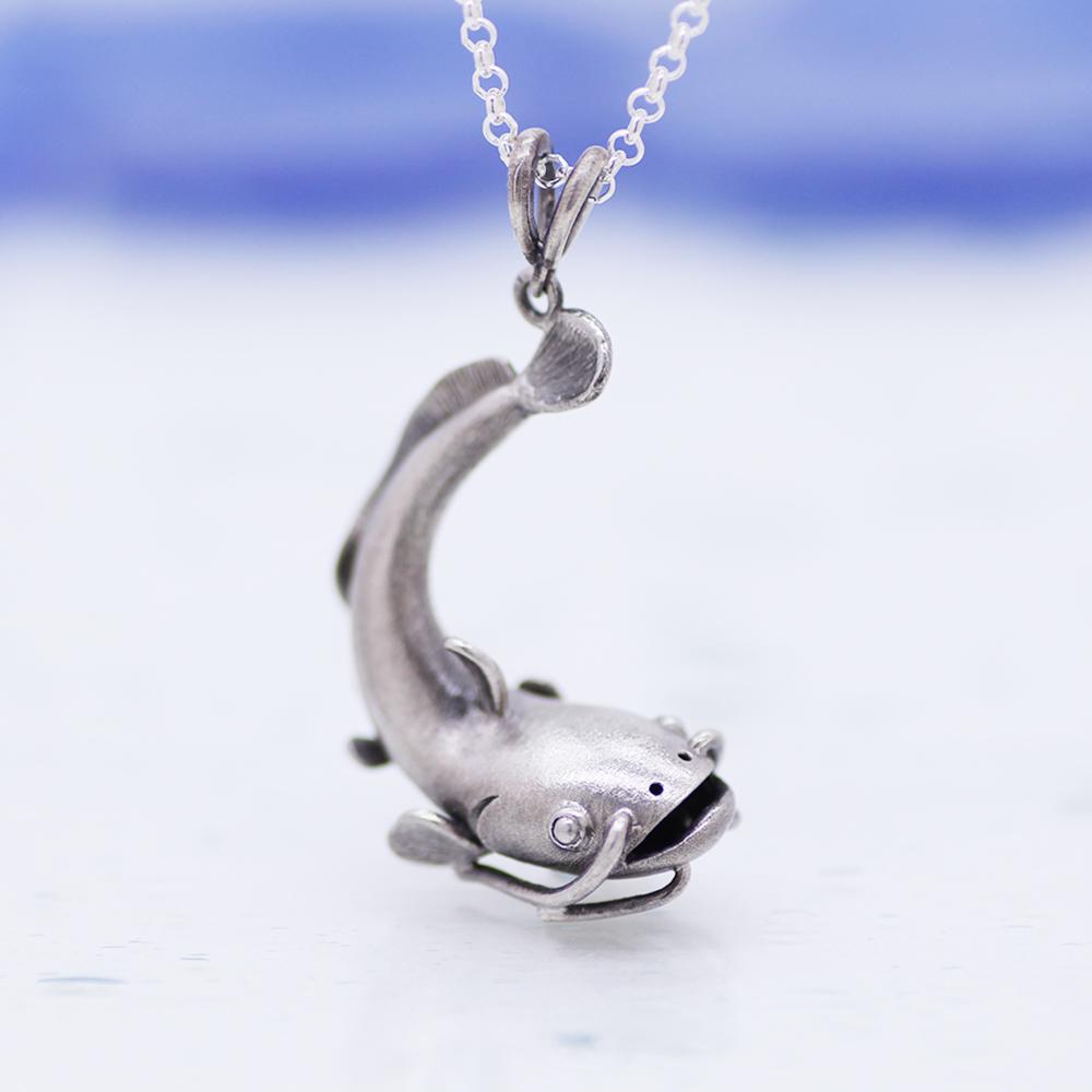 ナマズのシルバーペンダント