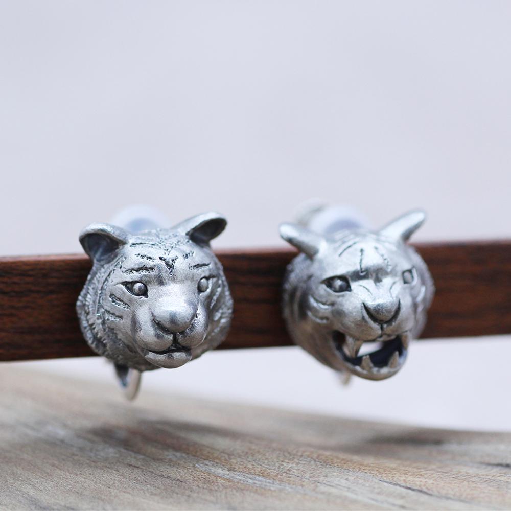 トラのシルバーイヤリング/阿吽のトラ（両耳） | 2枚目