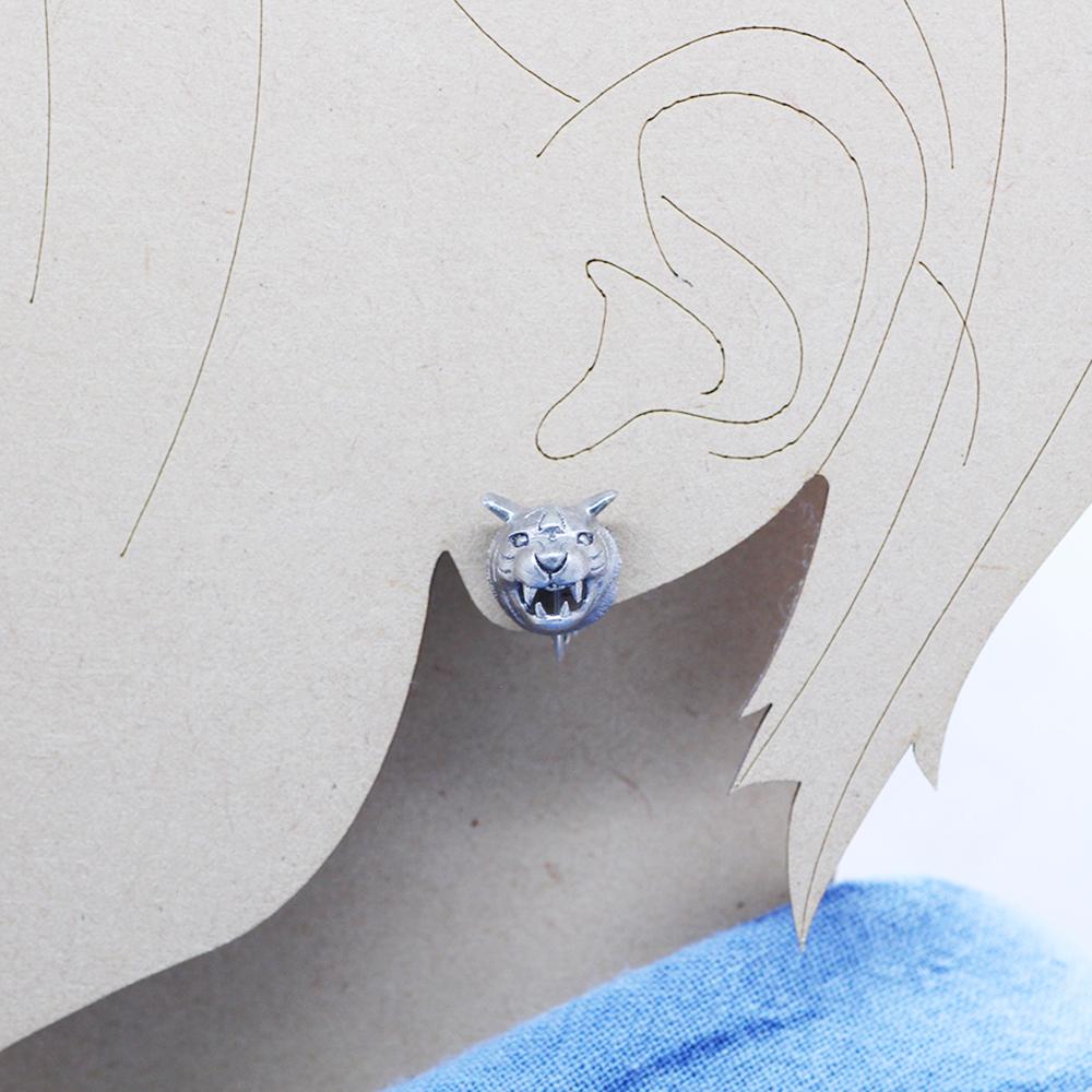 トラのシルバーイヤリング/阿吽のトラ（片耳） | 6枚目