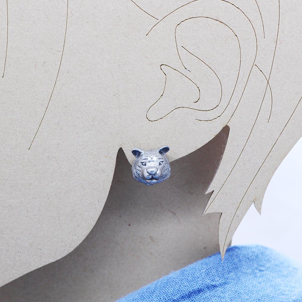 トラのシルバーイヤリング/阿吽のトラ（片耳） | 7枚目